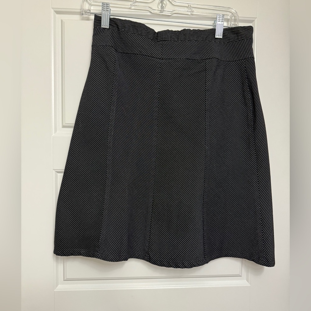 Tangents Black Gray Pinstripe Autumn Skirt Size 3/4 Fit Flare Juniors